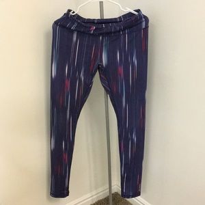 Purple-striped leggings